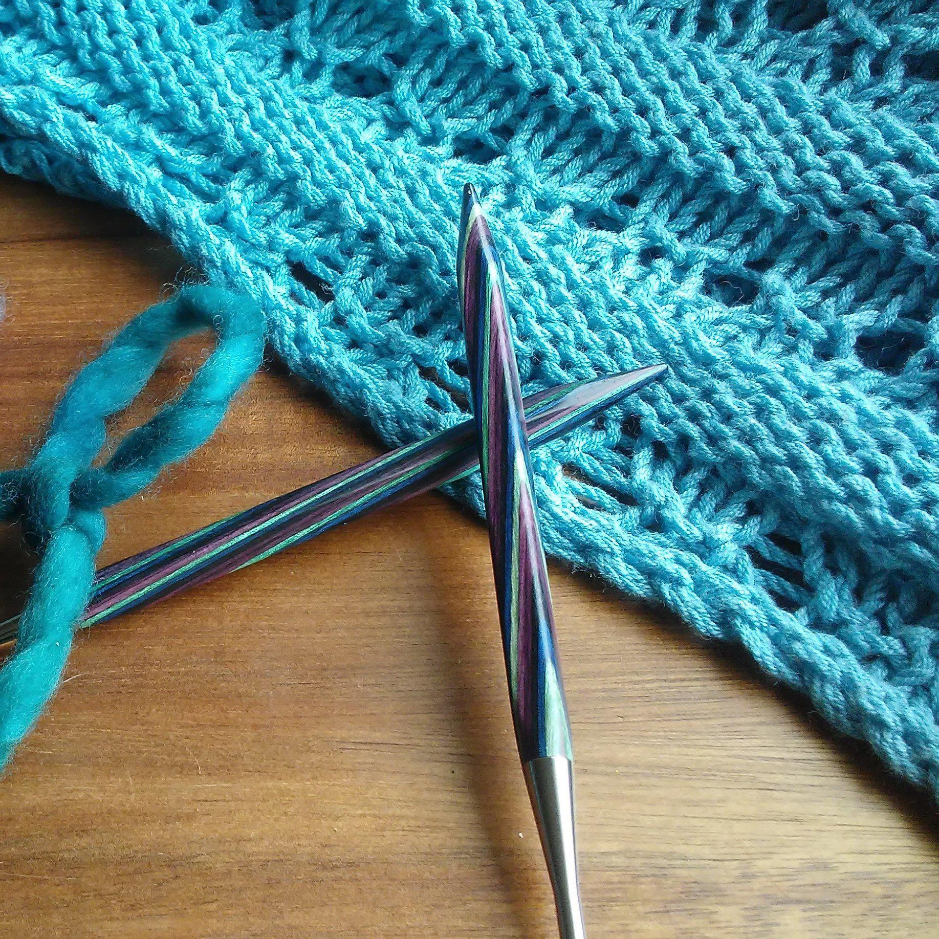 Tip Tuesday Cable Cast on With A Twist-Crafty Flutterby Creations